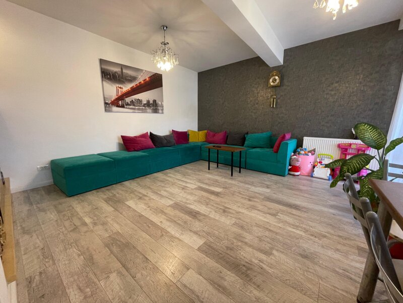 Piata Ferentari, sector 5, casa din 2019 cu 4 camere,