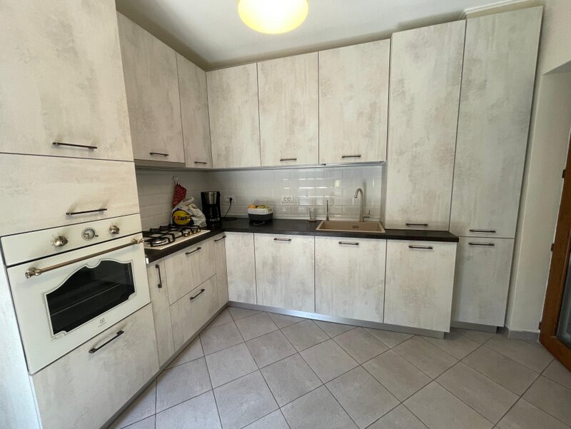 Piata Ferentari, sector 5, casa din 2019 cu 4 camere,