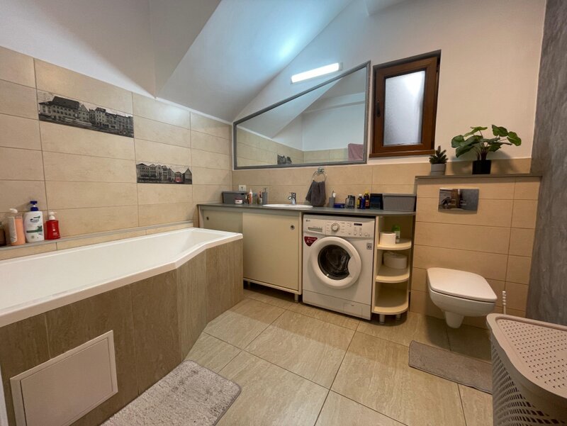 Piata Ferentari, sector 5, casa din 2019 cu 4 camere,